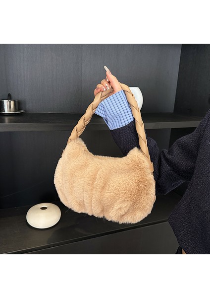 Kadın Çanta Renk 4 Tüylü Yumuşak Retro Bayan Moda Çanta Kadın Güzel Tote Çanta Peluş Omuz Çantası (Yurt Dışından) modelleri