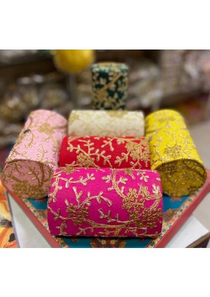 Görüntü Başına Kadın Bileklik Kutuları Hint Düğün Misafirler Için Karşılık Hediye Bayanlar El Çantaları El Yapımı Işlemeli Debriyaj Torbalar Küpe Kutusu (Yurt Dışından) fiyatları