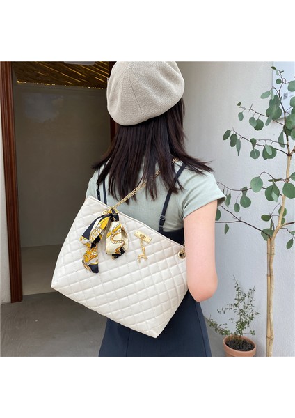 Kırmızı Yeni Kore Versiyonu Düz Renk Kadın Omuz Çantası Moda Rahat Ringgertot Çanta Trend Ipek Eşarp Metal Zincir Messenger Çanta (Yurt Dışından) fırsatları