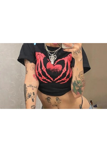 Gothic Skull And Heart Baskılı Siyah Crop fiyatları
