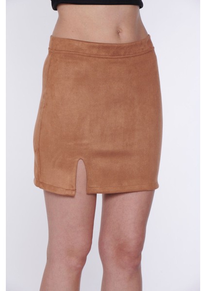 Süet Yırtmaç Detaylı Mini Etek