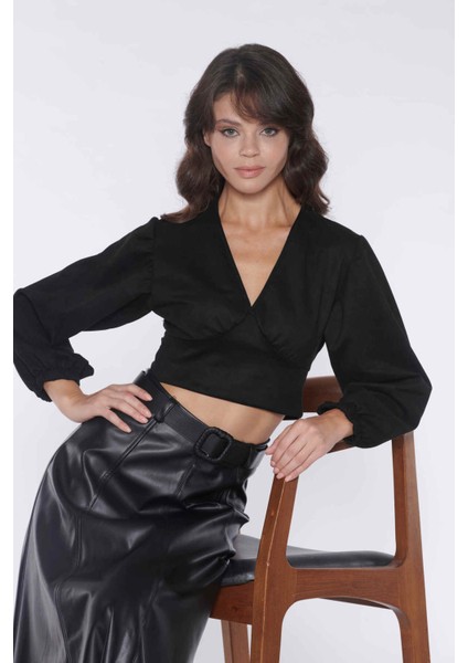 Siyah Süet Arkadan Bağcıklı Crop Buluz