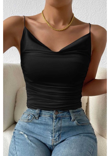 Kadın Kolsuz Askılı Degaje Yaka Bluz Crop fırsatları