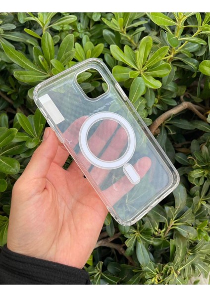 iPhone Magsafe Seffaf Kılıf modelleri