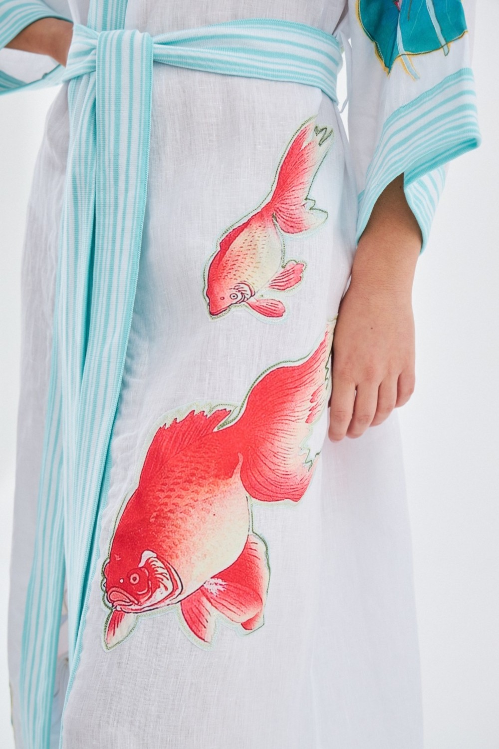 Peraluna LOTUS Balık Aplikeli Keten Karışımlı Diz Altı Kadın Kimono - Beyaz görsel 4