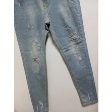 Akşen Giyim Açık Mavi Bol Likralı  % 100 Denim Taşlanmış Yıkanmış Yırtık Model Yüksek   Bel Mom Jeans Pantolon