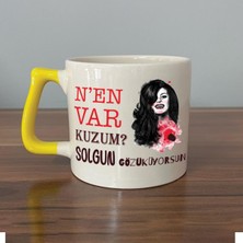 Mor Mürekkep Nen Var Kuzum? Baskılı Sarı Kulplu D Kupa