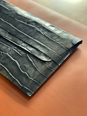 MAT DERİ Macbook Çantası Siyah 13 Inç Macbook Air ve Pro Uyumlu Yılan Desenli Hakiki Deri Kılıf