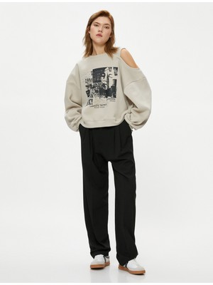 Koton Pencere Detaylı Sweatshirt Rahat Kalıp Uzun Kollu Baskılı
