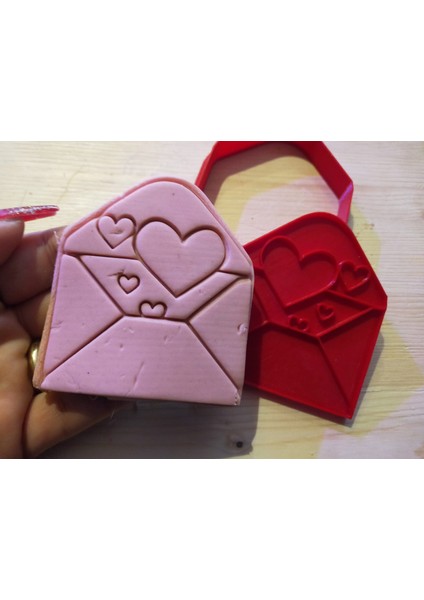 Sevgililer Gününe Özel Aşk Mektubu Kurabiye Kalıbı -2 Parça - 9X8CM fırsatları