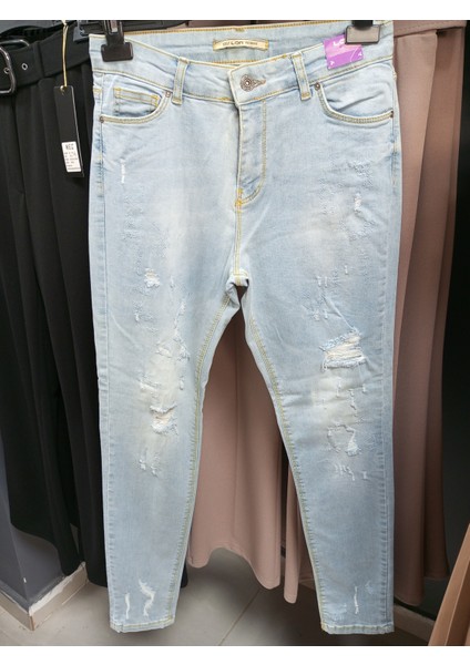 Açık Mavi Bol Likralı % 100 Denim Taşlanmış Yıkanmış Yırtık Model Yüksek Bel Mom Jeans Pantolon