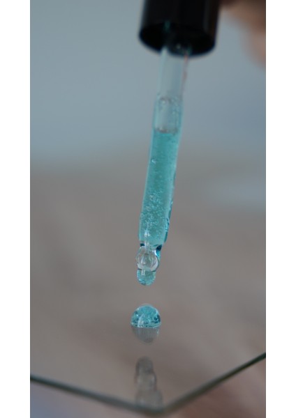 Torbalanma ve Morluk Karşıtı, Aydınlatıcı Kafein Göz Altı Serumu 30 ml