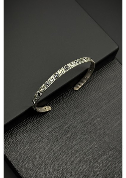 925 Ayar Gümüş Italyan Model Zirkon Taşlı Siyah Erkek Kelepçe Bileklik FRJ12011-3011-S