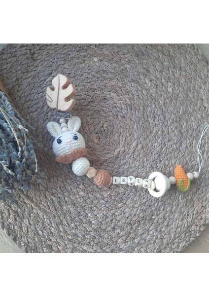 Hoşgeldin Bebek Yenidoğan Isimli Emzik Zinciri Askısı Hediye Seti Amigurumi Mini Tavşan Kahve Rengi
