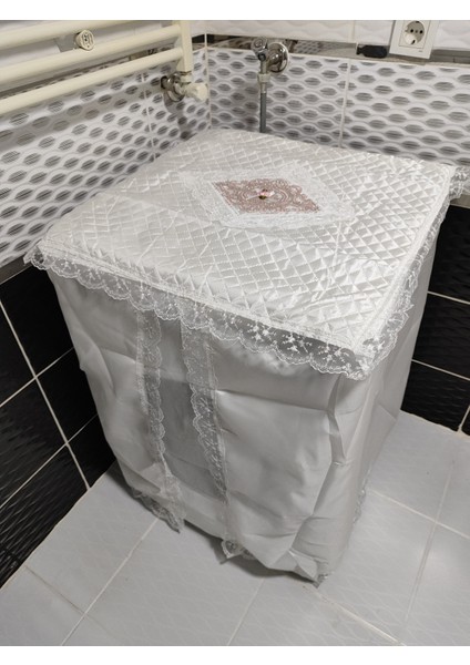 Beyaz Çamaşır Makinesi Örtüsü