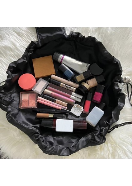 Siyah Büzgülü Makyaj Çantası modelleri