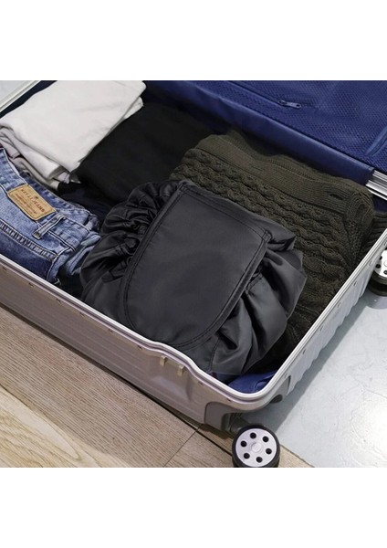 Siyah Büzgülü Makyaj Çantası indirimleri