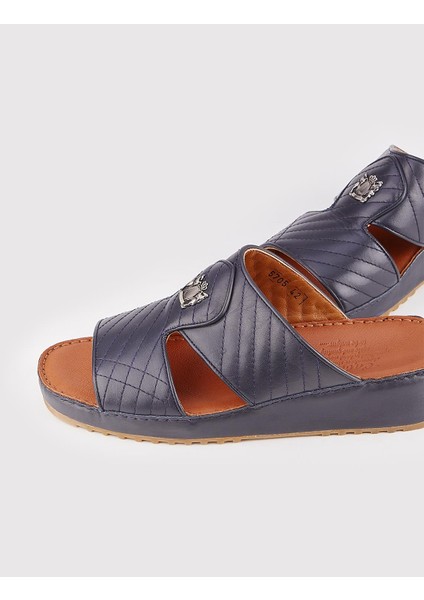 Erkek Hakiki Deri Logo Aksesuarlı Lacivert Terlik fırsatları