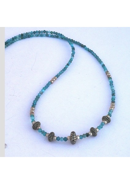 Yzcjeweler Doğaltaş Kolye 925 Ayar Gümüş Aparatlı Apatit Taşı Kolye(2mm.taş Büyüklüğü)