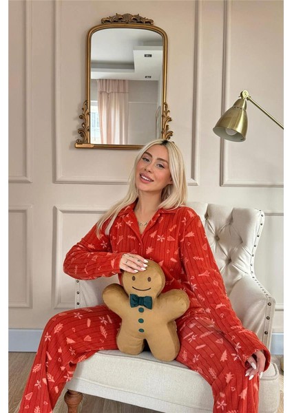 Turunç Tane Desenli Önden Düğmeli Peluş Polar Pijama Takımı