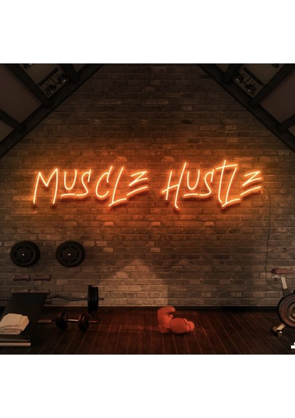 Muscle Hustle Yazılı Neon Tabela