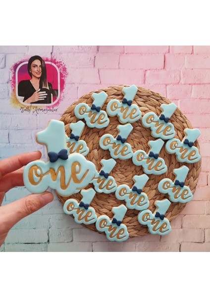 Gold One Yazılı 1 Yaş Erkek Bebek Doğum Günü Butik Kurabiye - 20 Adet