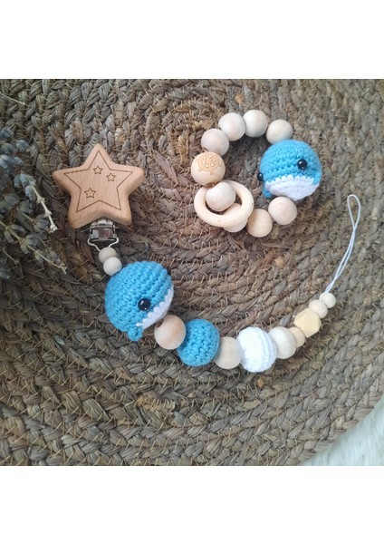 Hoşgeldin Bebek Yenidoğan Isimli Emzik Zinciri Askısı Hediye Seti Amigurumi Balina Mavi