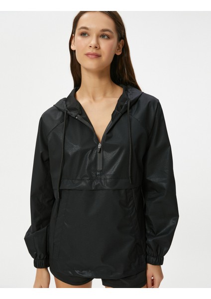 Spor Yarım Fermuarlı Kapüşonlu Sweatshirt Parlak Kumaş Cepli