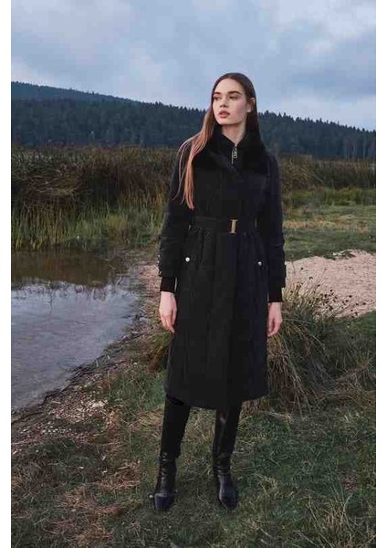 Yakası Kürk ve Kemer Detaylı Şişme Mont fiyatları