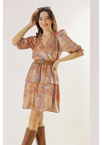 Kruvaze Yaka Astarlı Beli Kemerli Dal Desenli Katlı Saten Elbise fiyatları