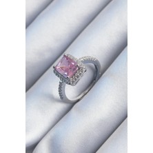 Clariss Pirinç Gümüş Renk Pembe Kare Zirkon Taşlı Kadın Yüzük