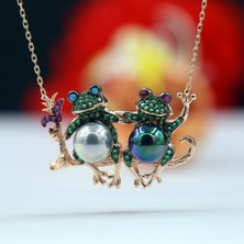 Yeşil Taşlı Sevimli Aşık Kurbağa Gümüş Kolye