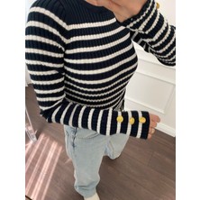 Büşce Lacivert  Ince Çizgili Kol Düğmeli Triko