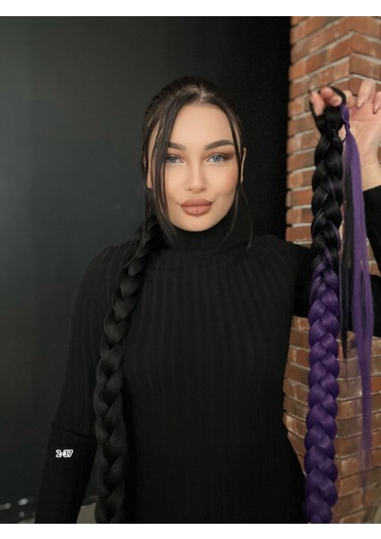 Uzun Örgülü Dipten Lastikle Bağlamalı At Kuyruğu.