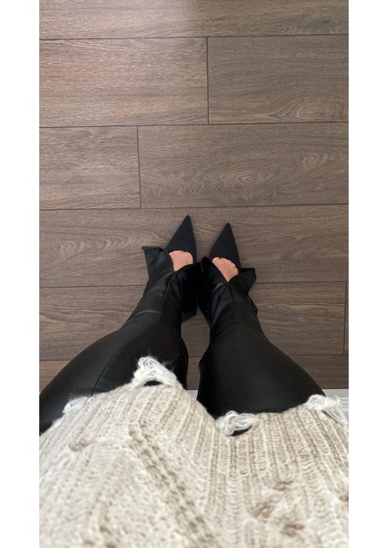 Önü Yırtmaçlı Suni Deri Siyah Tayt fırsatları