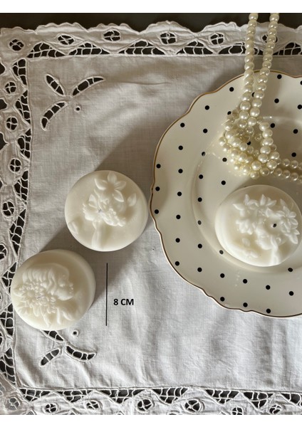 Çiçekli Kız Mum Set