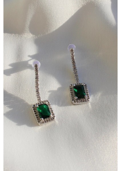 Diamond Model Yeşil Taşlı Küpe