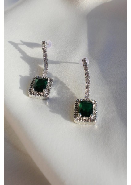 Diamond Model Yeşil Taşlı Küpe