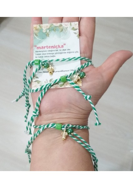 Üç Adet Renkli Inci ve Kaplumbağa Sallantılı Marteniçka Bileklik