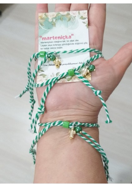 Üç Adet Renkli Inci ve Kaplumbağa Sallantılı Marteniçka Bileklik