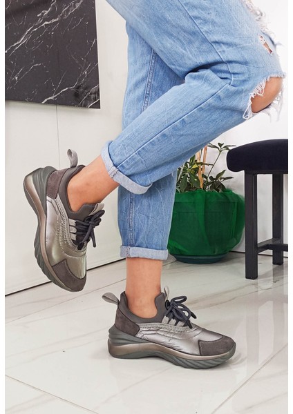 Gri Renk Bağcıklı Paraşüt Malzeme Kadın Spor Ayakkabı fiyatları