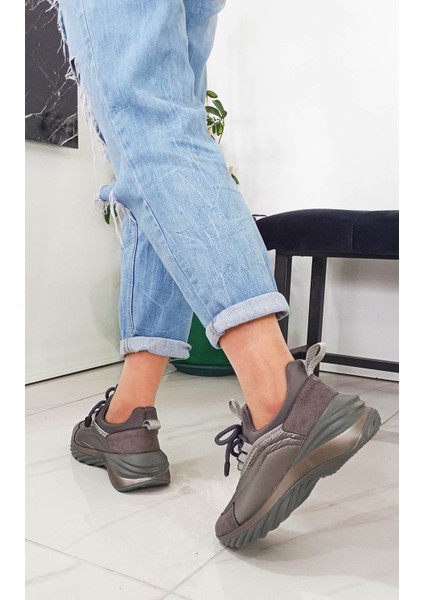 Gri Renk Bağcıklı Paraşüt Malzeme Kadın Spor Ayakkabı modelleri