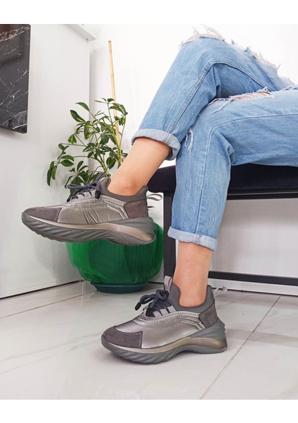 Gri Renk Bağcıklı Paraşüt Malzeme Kadın Spor Ayakkabı fırsatları