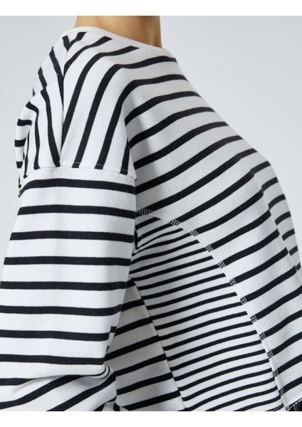 Bisiklet Yaka Sweatshirt Beli Eskitme Detaylı
