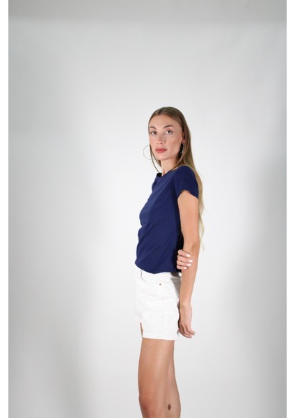 Lacivert Kısa Kollu Kadın Tişört fırsatları