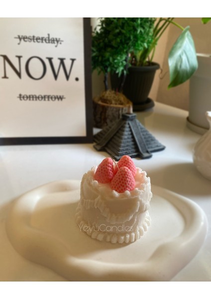 Çilekli Pasta Mumu