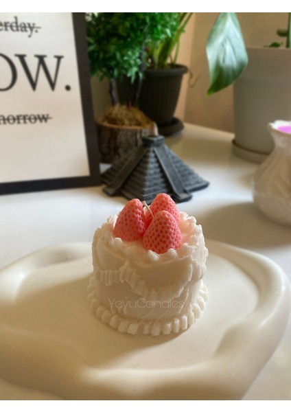 Çilekli Pasta Mumu modelleri