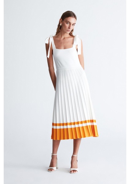 Styleboom x Peraluna Kelly Dress Askılı Bağlama Detaylı Rahat Kesim Midi Boy Yazlık Kadın Triko Elbise ekru fiyatları