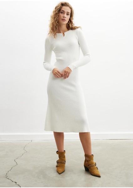 Styleboom x Peraluna Dorset Dress Toka Detaylı Ribana Örgü Midi Kadın Triko Elbise - Ekru indirimleri