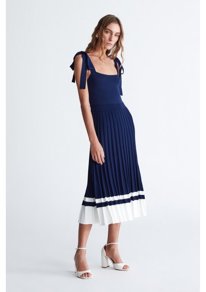 Styleboom x Peraluna Kelly Dress Askılı Bağlama Detaylı Rahat Kesim Midi Boy Yazlık Kadın Triko Elbise lacivert modelleri